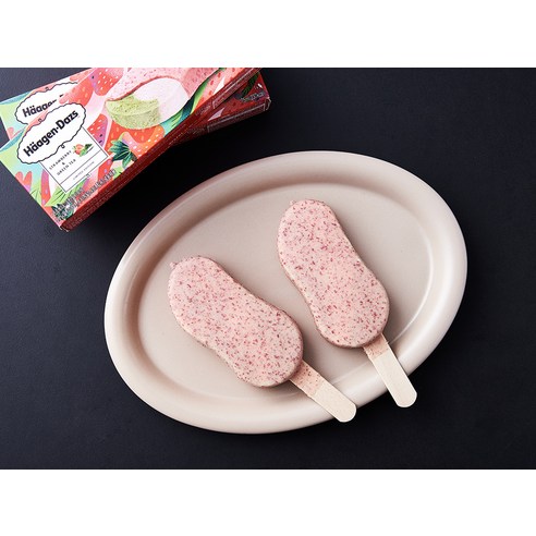 스트로베리와 그린티의 상쾌한 맛이 조화를 이루는 최고의 아이스크림 경험