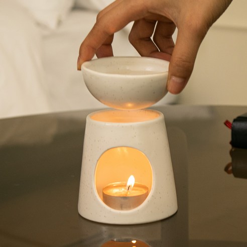 향기로 채우는 공간, 아로니카 오일 버너로 감성적인 쉼을 완성하세요.