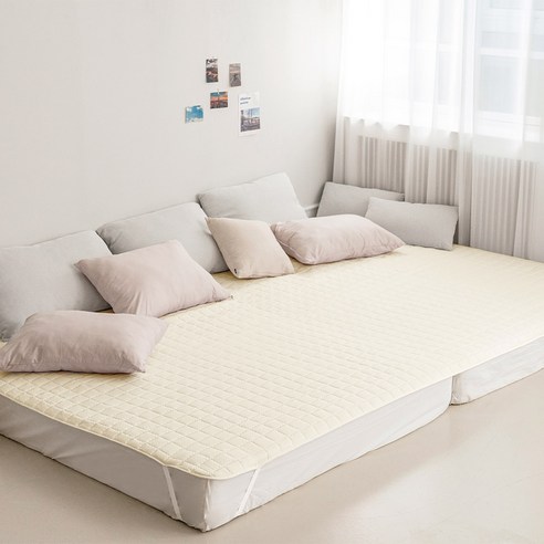 포근함이 가득한 우리 집 침실, 더자리 스너그 패밀리 누빔 침대패드로 완성하는 행복 패밀리침대패드