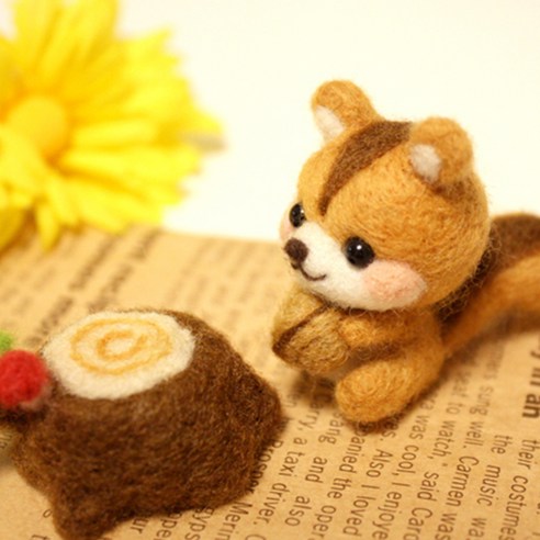 아트조이 DIY 양모펠트 패키지 키트 인형, 1세트, 다람쥐와테이블