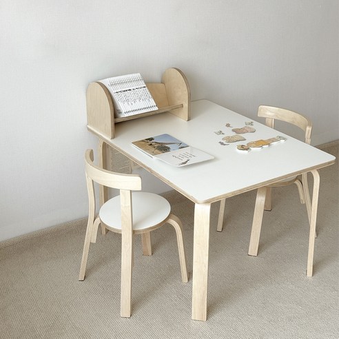 바른 자세와 안전을 생각한 맘스보드 니노 책상, 우리 아이 첫 책상으로 딱!