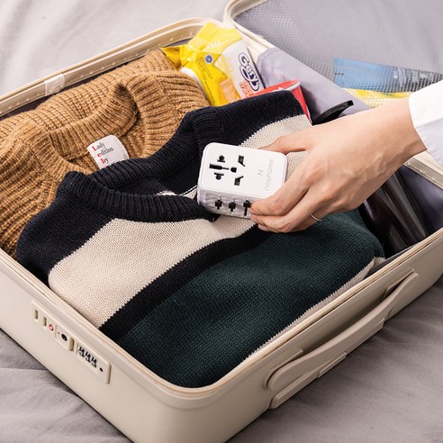 다양한 기기를 동시에 충전할 수 있는 나우홈 여행용 GaN PPS USB 충전기