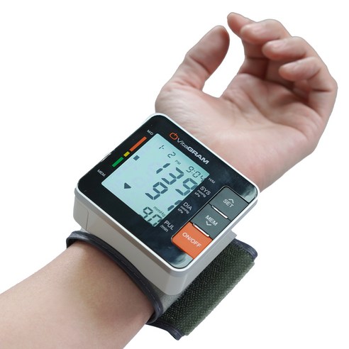집에서나 여행 중에도 건강을 관리하세요: 비타그램 자동전자 손목형 혈압계 PG-800A11