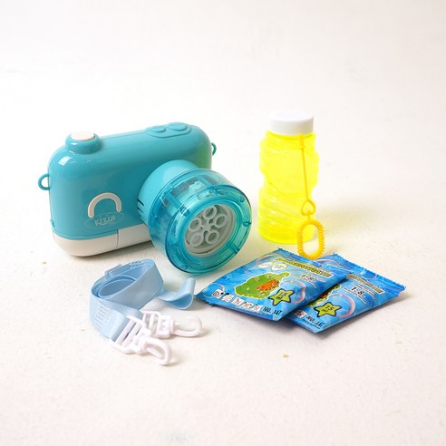 키저스 캔디카메라 버블러쉬 버블건은 즐거운 놀이를 선사하는 장난감입니다.