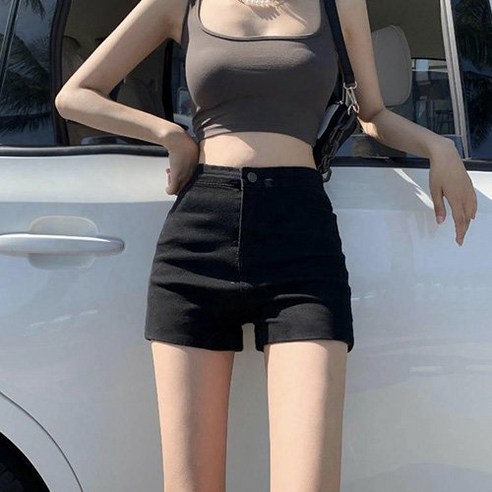 女  時尚  服裝  下裝  短褲  成年女性  成年女性  婦女  女人  淑女