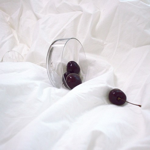 바스락 60수 고밀도면 호텔식 침구 사계절 차렵이불은 부드러운 촉감과 편안한 잠을 위해 고품질의 소재와 정교한 기술로 제작된 프리미엄 이불입니다.