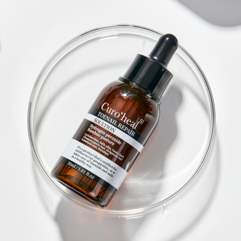 발톱 문제를 해결하고 발톱 건강을 증진하는 목초 솔루션