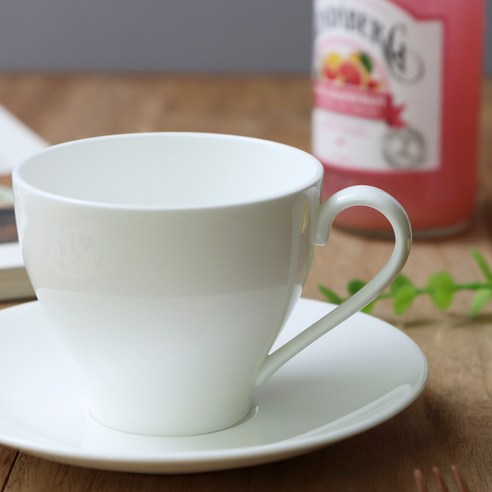 우아함과 실용성을 겸비한, 당신의 특별한 커피타임을 위한 완벽한 선택