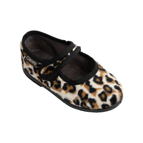 반짝이는 매력과 편안한 걸음걸이를 선사하는 토박스 씨엔타 플랫슈즈