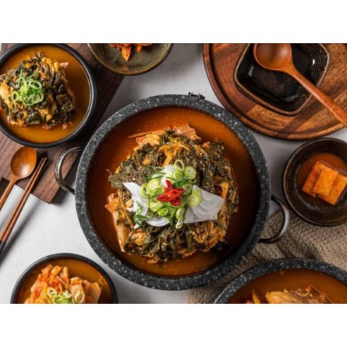 부드럽고 담백한 맛의 박준기감자탕 한돈1+등급 우거지감자탕