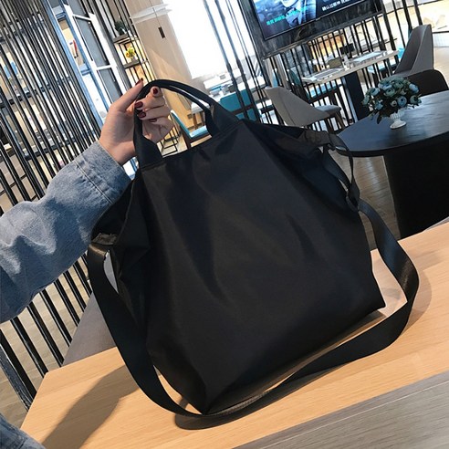 스타일리시하고 실용적인 필수품: 그린코코 빅사이즈 크로스 겸용 토트백