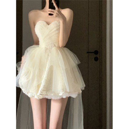 특별한 행사에 빛나는 미니 셀프 웨딩 드레스