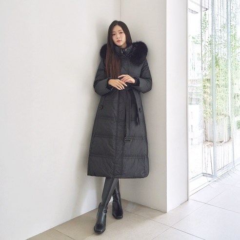 겨울 여왕의 품격, 마티 폭스퍼 롱패딩으로 완성하는 럭셔리 스타일
