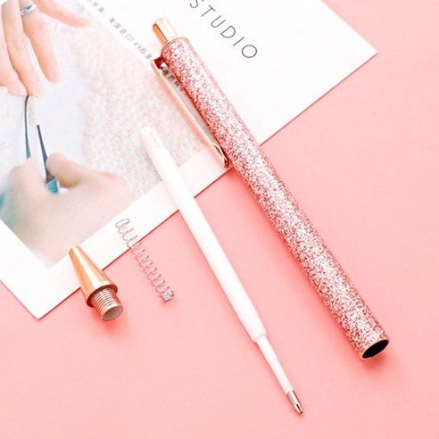 고급스럽고 세련된 볼펜, 부드러운 필기감과 뛰어난 내구성