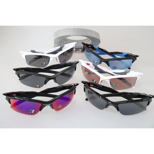 햇빛 때문에 골프에 집중하기 어려웠다면? 오클리 하프 자켓 2.0 XL로 시야를 밝히세요! 오클리하프자켓