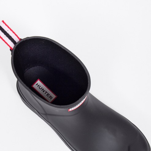 장마철 스타일과 쾌적함을 책임질 헌터 숏 레인부츠
