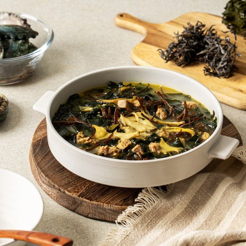 3분 만에 완성하는 마법, 여수 해적 뜸북 미역국 밀키트!