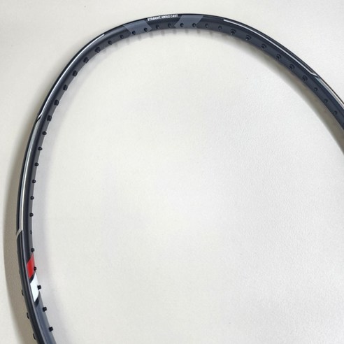 가벼움, 파워, 컨트롤 삼박자를 갖춘 4U 카본 배드민턴 라켓으로 코트를 지배하다!