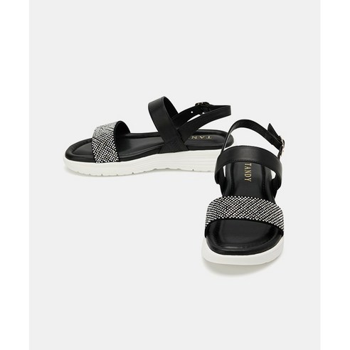 발 편한 여름, 스타일까지 책임지는 탠디 소가죽 샌들