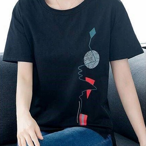여름날 스타일을 완성하는 일월전빵 티셔츠