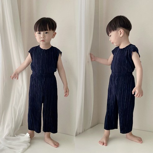 여름철 아이들에게 편안함과 세련됨을 선사하는 유아 플리츠 상하복
