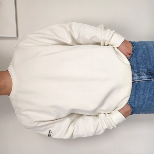 부드러운 파스텔, 디스커버리 맨투맨으로 봄을 물들이다