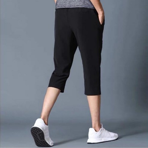 여름철 편안하고 세련된 트레이닝에 어리플 반바지