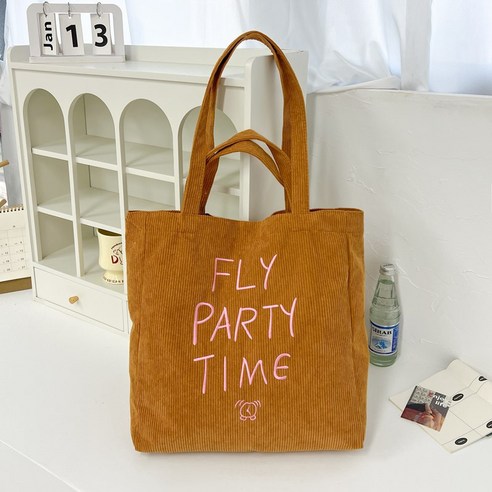 세련된 감성과 실용성을 겸비한 데일리 에코백