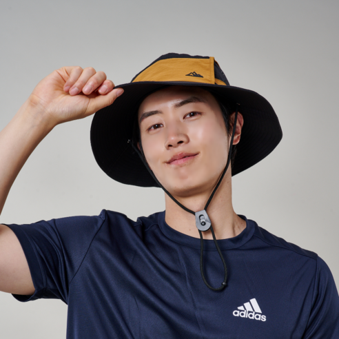 뜨거운 햇살에서 시원하고 보호받는 완벽한 캠핑 동반자