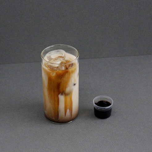 콜드브루 커피의 본질적인 특성을 완전히 맛볼 수 있는 풍부하고 균형 잡힌 맛