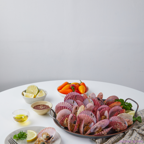 산지에서 직접 온 통영 홍가리비의 풍부한 맛과 영양소를 즐기세요.