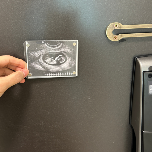 떨리는 마음, 특별한 방법으로 전하는 감동적인 임신 소식