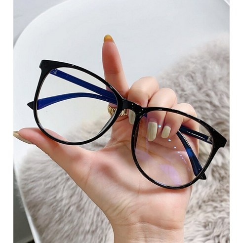 블루라이트 차단 오버핏 패션 안경으로 눈 건강과 스타일을 동시에 지키세요.