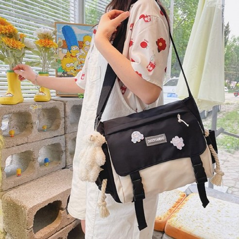 아이의 스타일과 실용성을 모두 만족시키는 완벽한 초등 메신저백