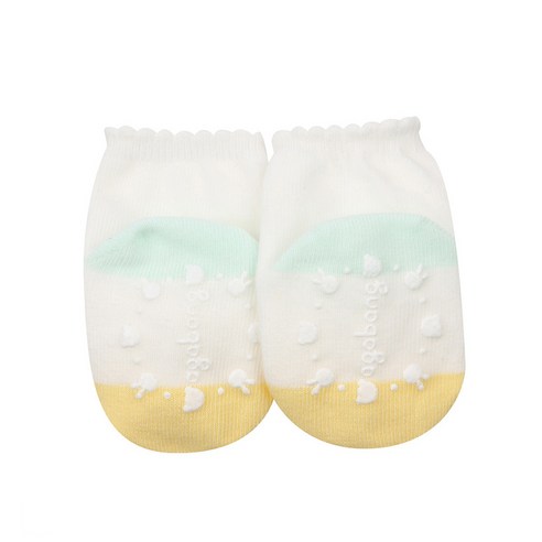 순수한 사랑을 담은 아가방 스네 선물용 양말, 아기의 첫걸음을 응원하세요.