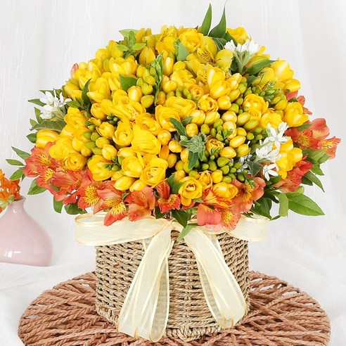 프리지아 꽃바구니로 특별한 날을 더욱 특별하게