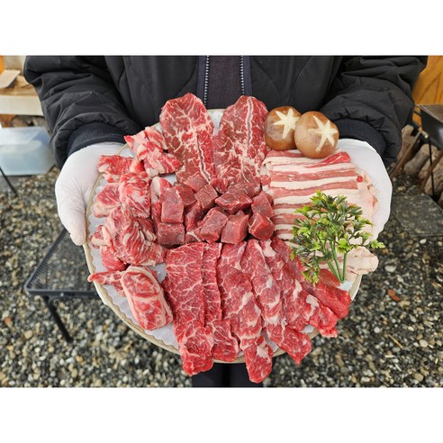 청년고기 소고기 5종모둠 살치살 갈비살 부채살 우삼겹 알목심 600g / 1kg 세트, 우삼겹+부채살+살치살+알목심 800g, 1개