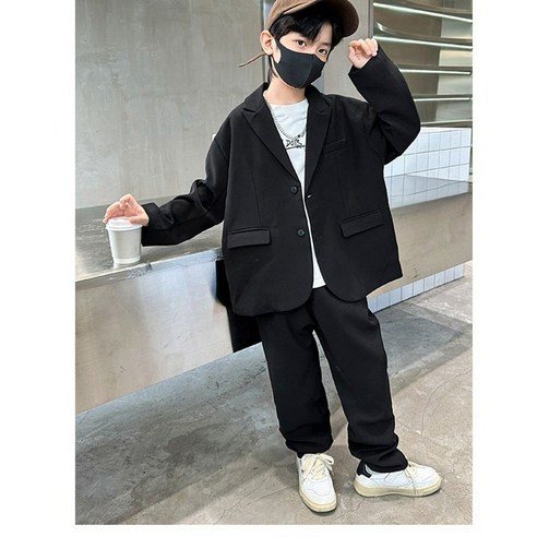 온리히얼 주니어 블랙 정장으로 우리 아이의 특별한 날을 더욱 빛내세요!