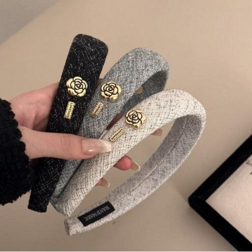 시간을 초월하는 우아함, 까멜리아 트위드 컬렉션으로 일상에 특별함을 더하세요.