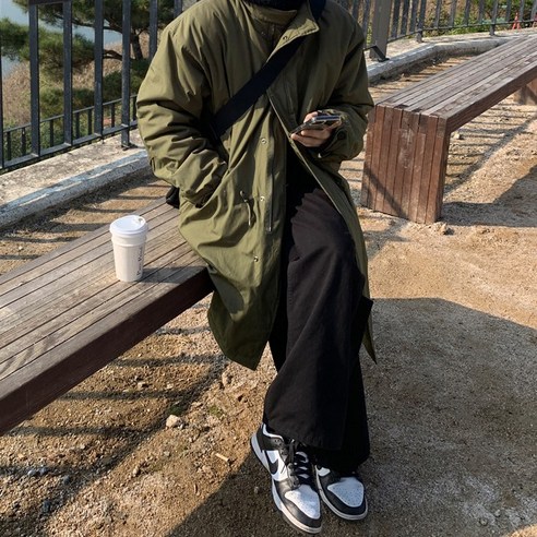 세심한 디테일과 편안함을 갖춘 품격 있는 워터리전트 파카