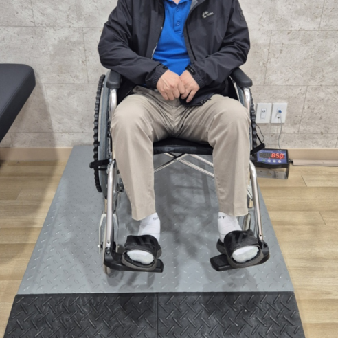 정확한 체중 측정으로 건강한 노년을 디자인하세요.