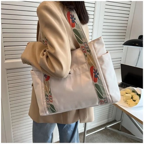 편안함과 스타일을 모두 갖춘 완벽한 데일리백