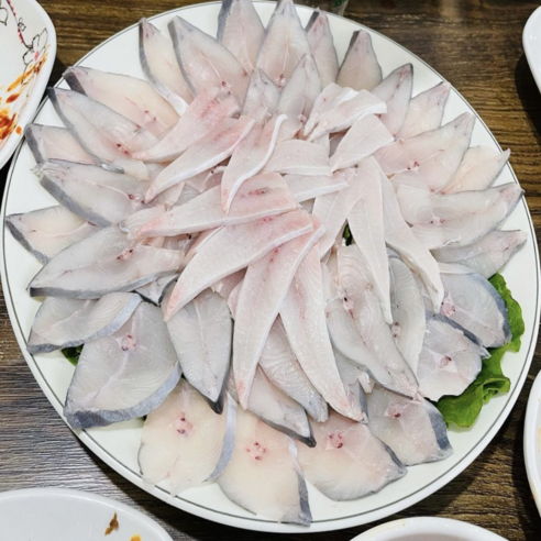 봄 바다를 담은 싱싱한 목포 병어, 미식의 향연을 선사합니다.