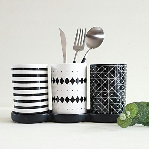 주방에 예술을 더하다: 모던라인 도자기 수저통