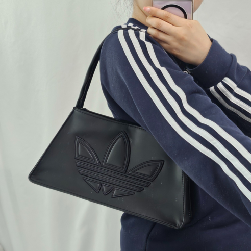 (매장판) 아디다스 트레포일 엠보 로고 숄더백 블랙 adidas 여성 데일리 가방