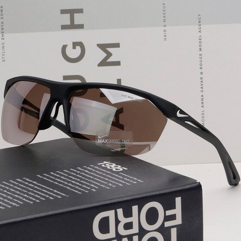 스타일과 기능성을 모두 갖춘 나이키 테일윈드 R 스포츠 선글라스