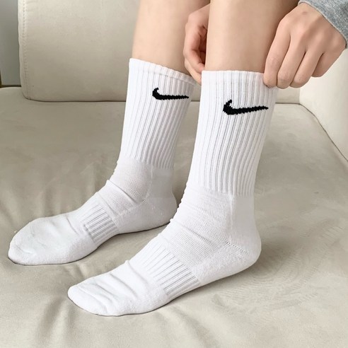 발만 편해도 하루가 달라진다, 나이키 스우시 양말!