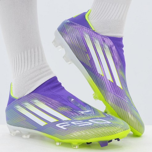 발목 걱정 없이, 퍼포먼스는 UP! 끈 없는 축구화, 당신의 플레이를 바꿔줄 비밀 병기 끈없는축구화