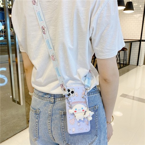 귀여운 디자인과 편리한 스트랩 줄 끈이 특징인 산리오 시나모롤 스트랩 줄 끈 아이폰 SE3 케이스
