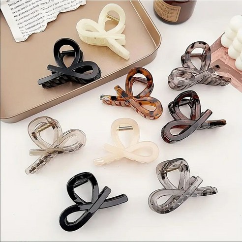 "매일 똑같은 헤어스타일, 이제 안녕! 8가지 매력으로 변신하는 마법" 반머리집게핀